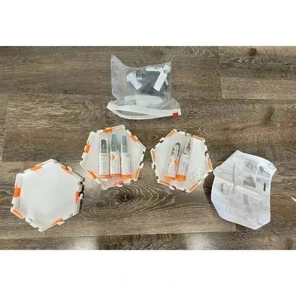 Hexbug toy set of 5 and accessories‎ #1 - Picture 1 of 4